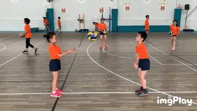 宁王吐槽IG教练，和朱开是一个水平，调侃他们两人都是神人