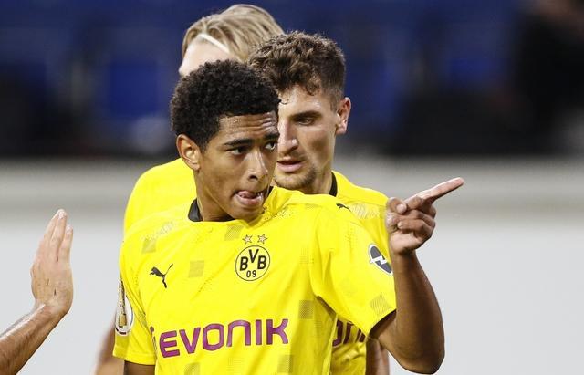 赛都吸引了 赛都吸引了