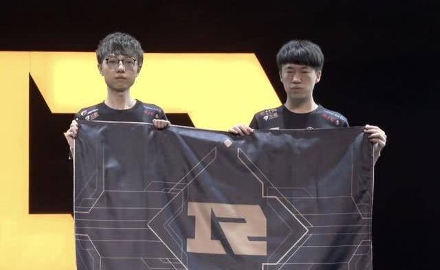 麦基宾在接 麦基宾在接